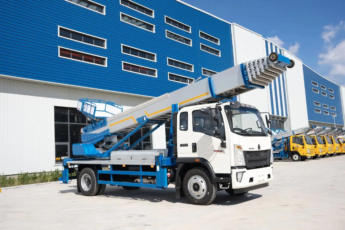 鱼峰出租云梯车高空作业车 建筑垃圾搬运